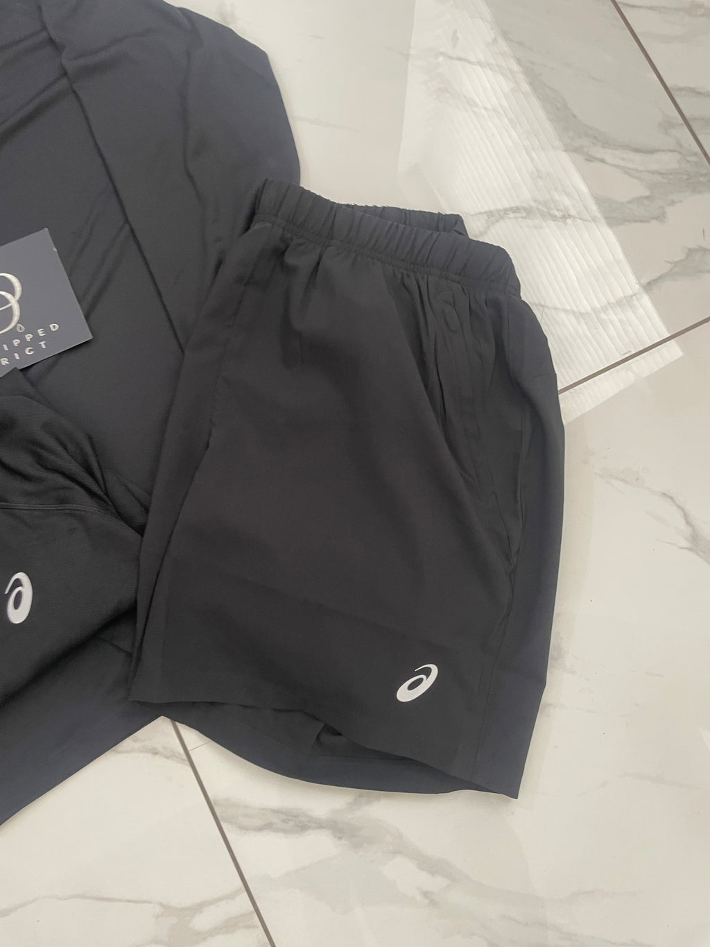 Asics 1/4 Zip, Core T-Shirt And Shorts Black