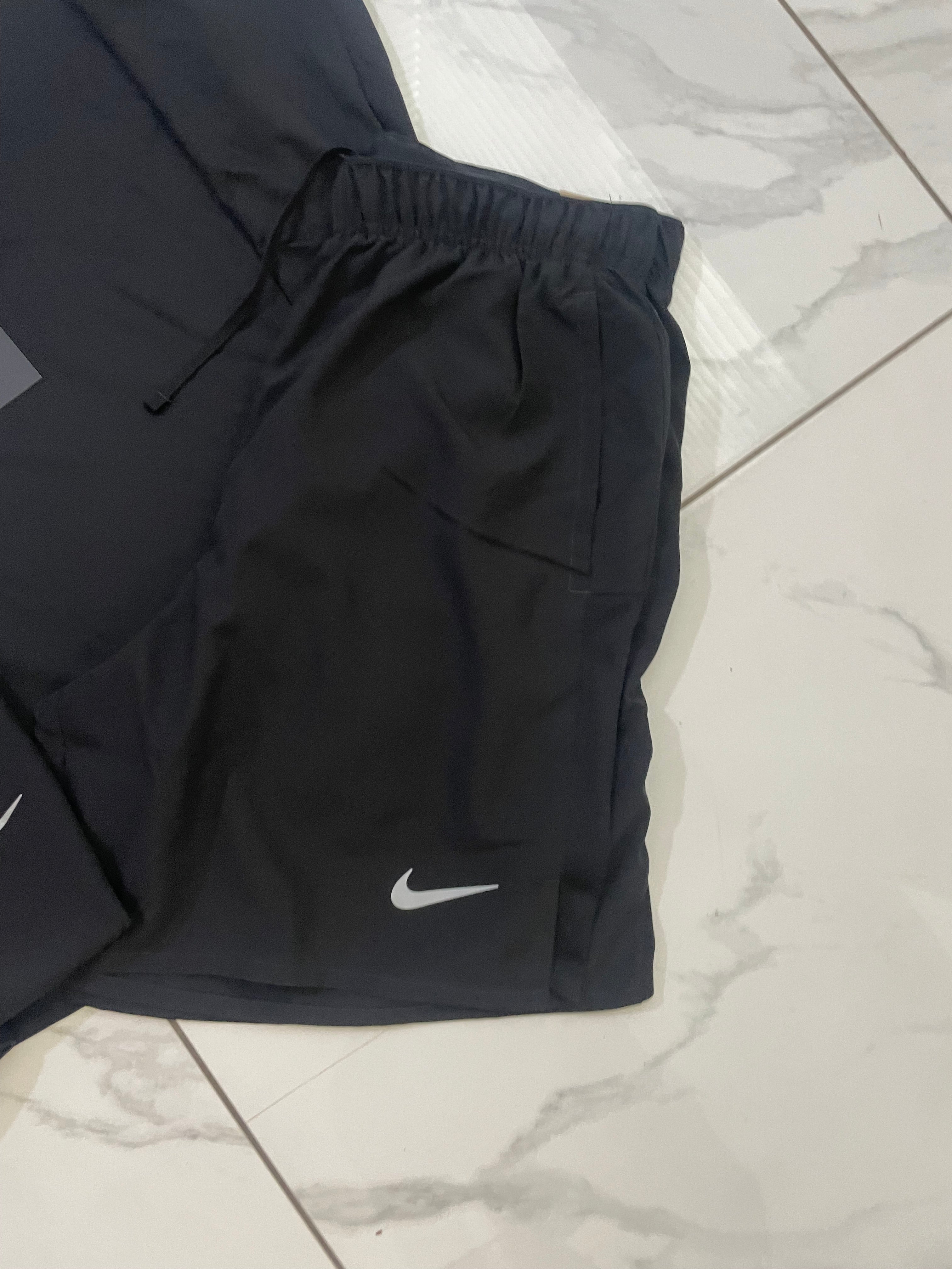 Nike 1/4 Zip, Miler T-Shirt & 7inch Shorts Black