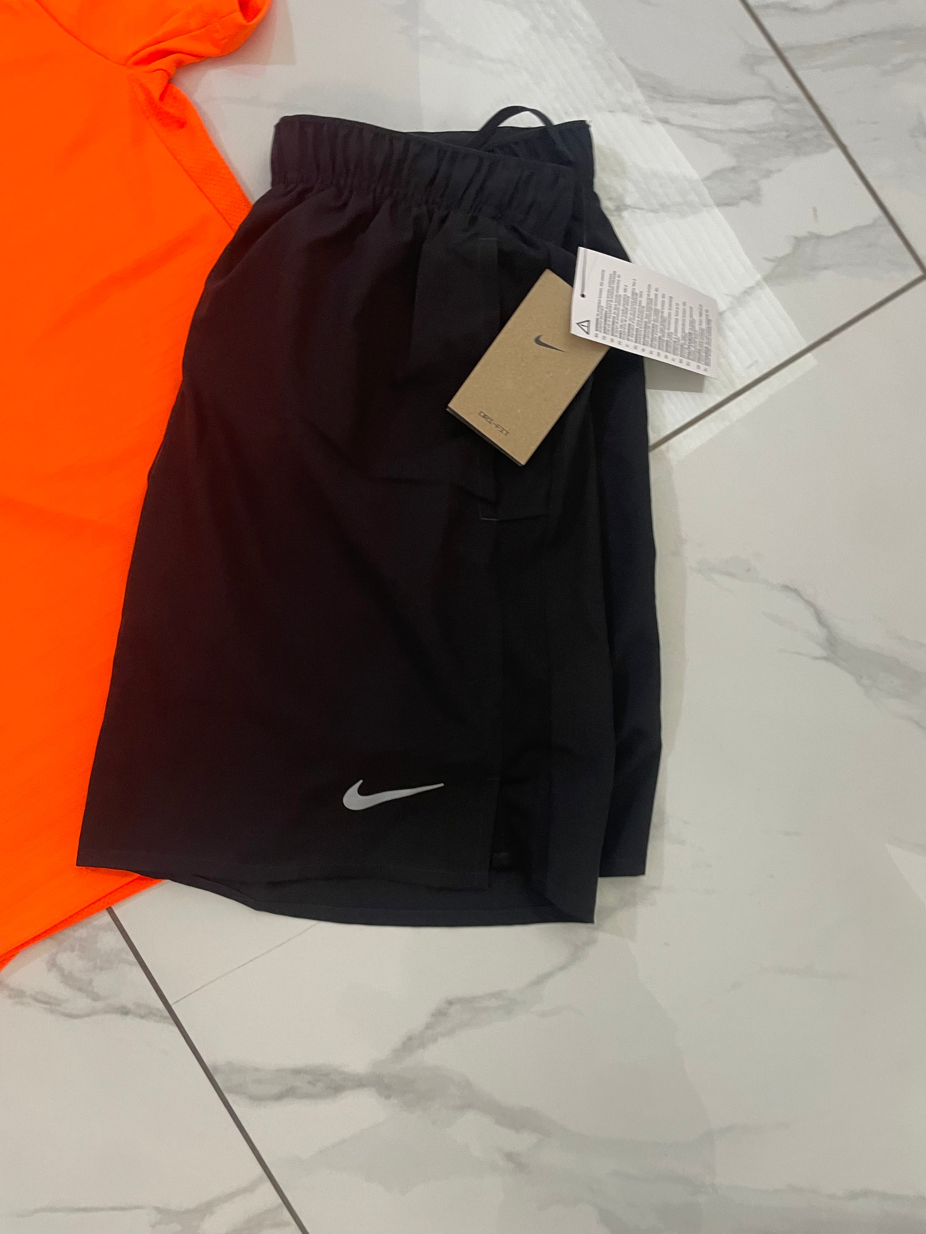 Nike Miler Top And 5inch Challenger Shorts Set Orange / Black